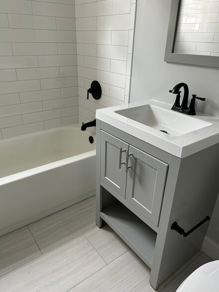 Building Photo - 175 South St