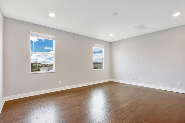 Building Photo - 1132 NW Demedici Rd