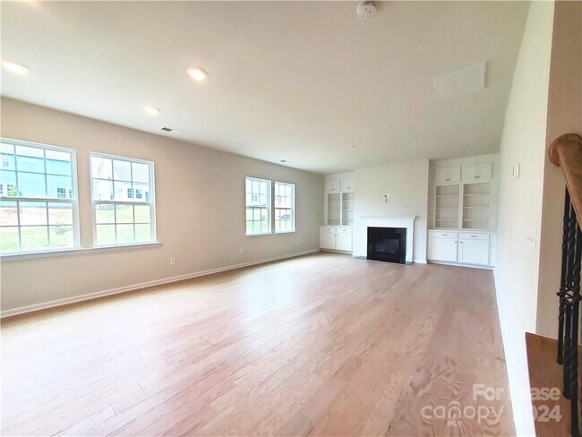 Building Photo - 1009 Gabardine Ln