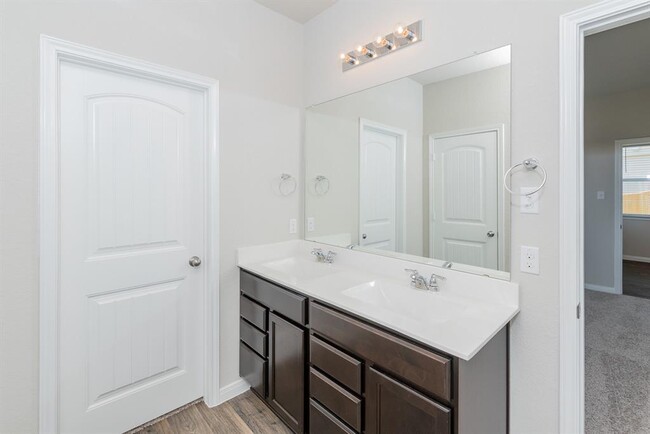 Building Photo - 6621 Kildare Dr