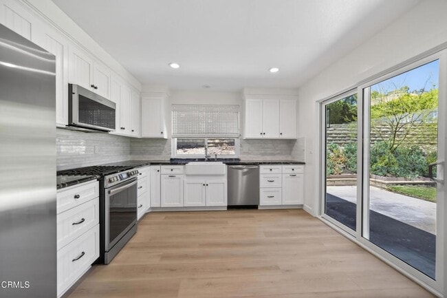 Building Photo - 1502 Briarglen Ave
