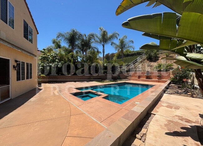 Building Photo - 637 Oak Glade Dr