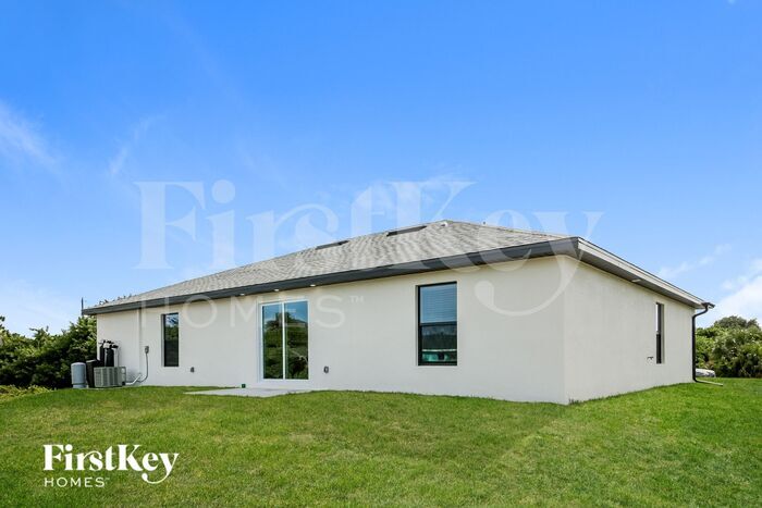 Building Photo - 5402 Anita Ave N