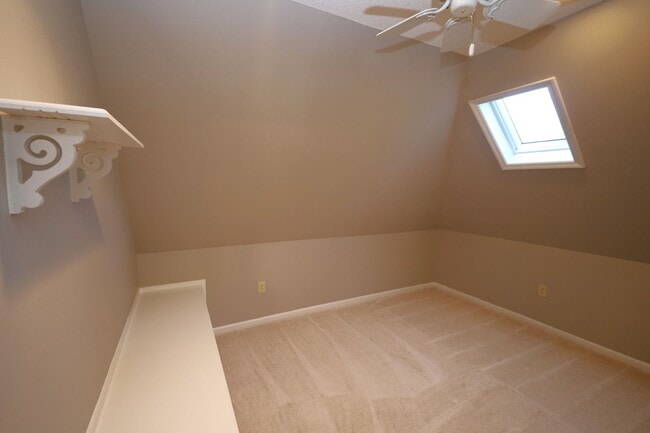 Building Photo - 1054 Ridge Rd