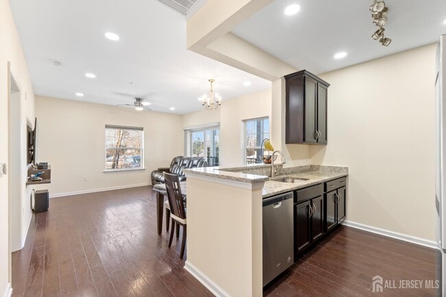 Building Photo - 917 Campbell St