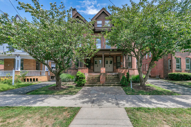 Primary Photo - 127 Dwight St