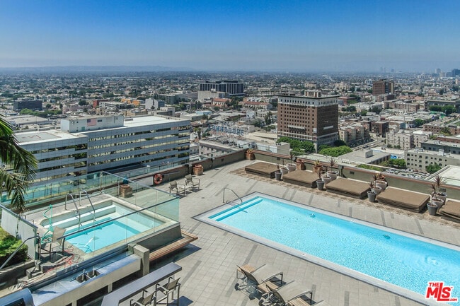 Building Photo - 1100 Wilshire Blvd