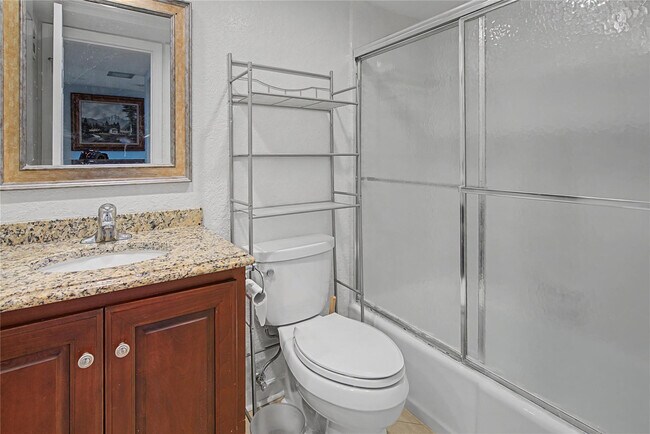 Building Photo - 100 SE 6th Ave