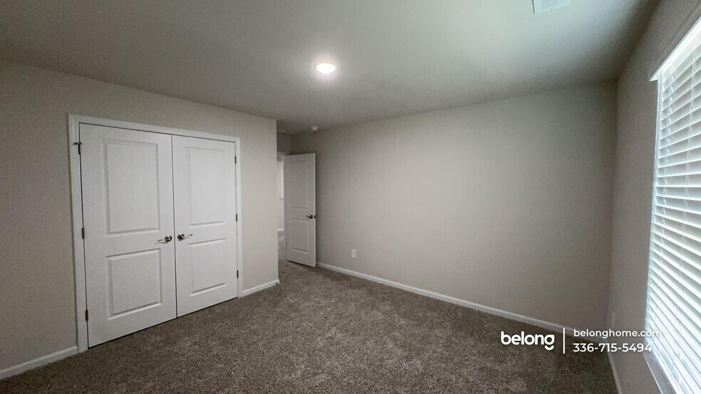 Building Photo - 713 Riguard Wy