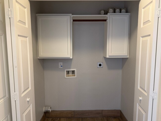 Building Photo - 12711 Woodcreek Dr