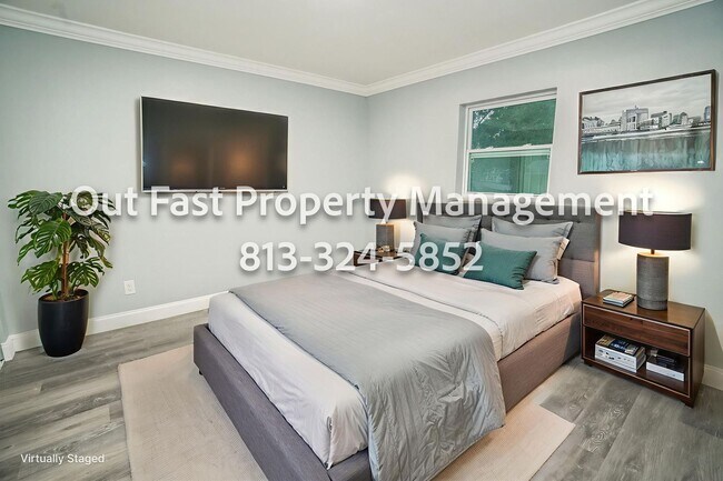 Building Photo - Bright Corner-Lot Home Near Bayshore and City Conveniences