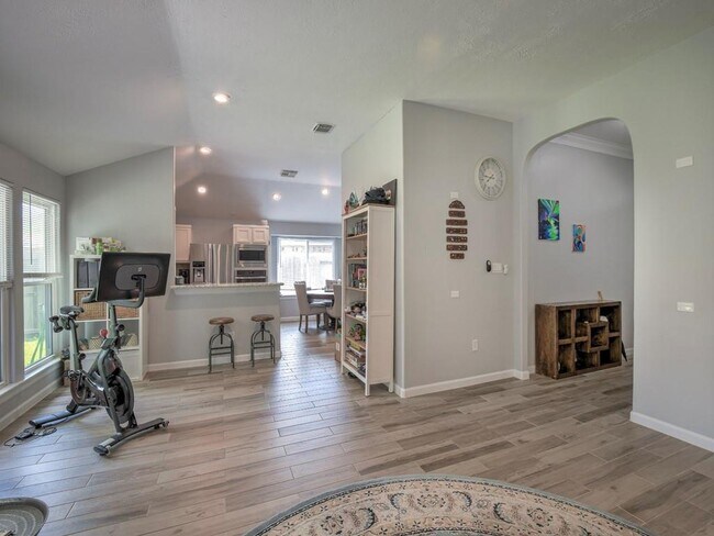 Building Photo - 6111 Caroline Green Ct