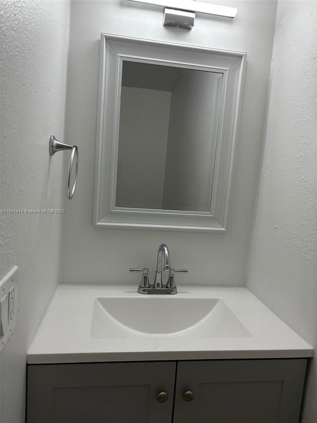 Primary Photo - 2185 86th Dr