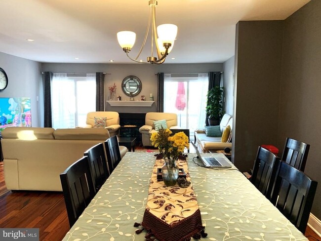 Building Photo - 11 Cabot Dr