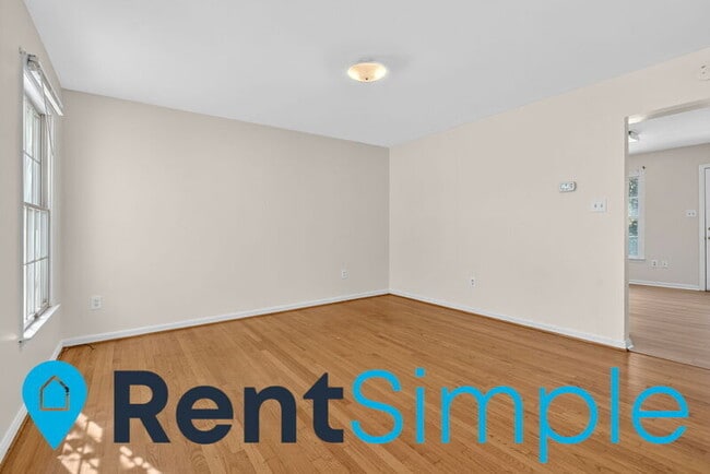 Building Photo - 300 N Rappahannock St