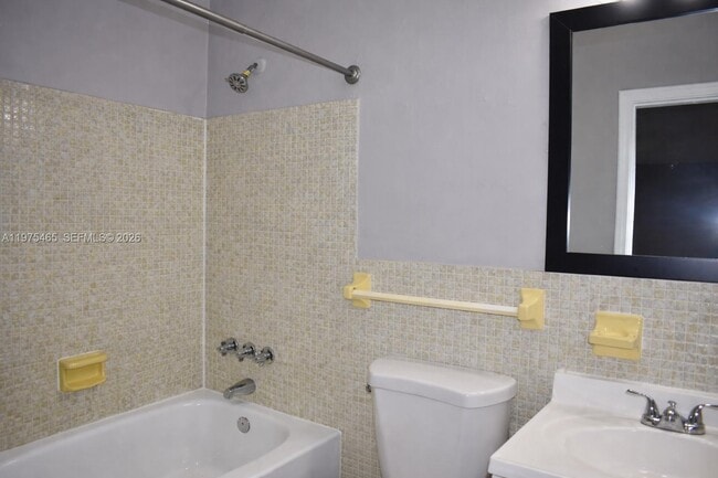 Building Photo - 3841 NE 3rd Ave