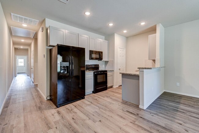 Building Photo - Charming 3 Bed, 2 Bath Home in Science Hill Subdivision*New Construction*