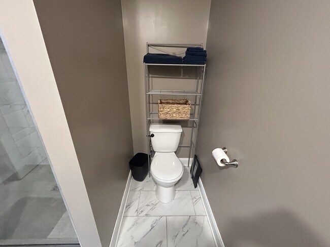 Building Photo - 513 Burgess CT