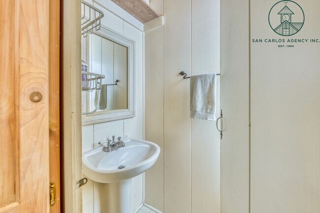 Building Photo - Charming Furnished Two Bedroom Cottage in Carmel-by-the-Sea