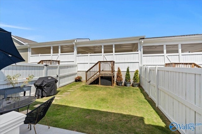 Building Photo - 38 Pine St