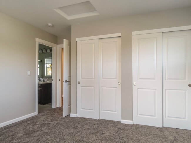 Building Photo - 1960 Market St NE