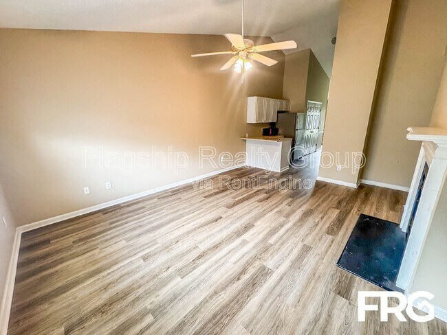 Building Photo - 3311 Moseley Dr