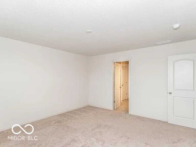Building Photo - 5403 Veranda Dr