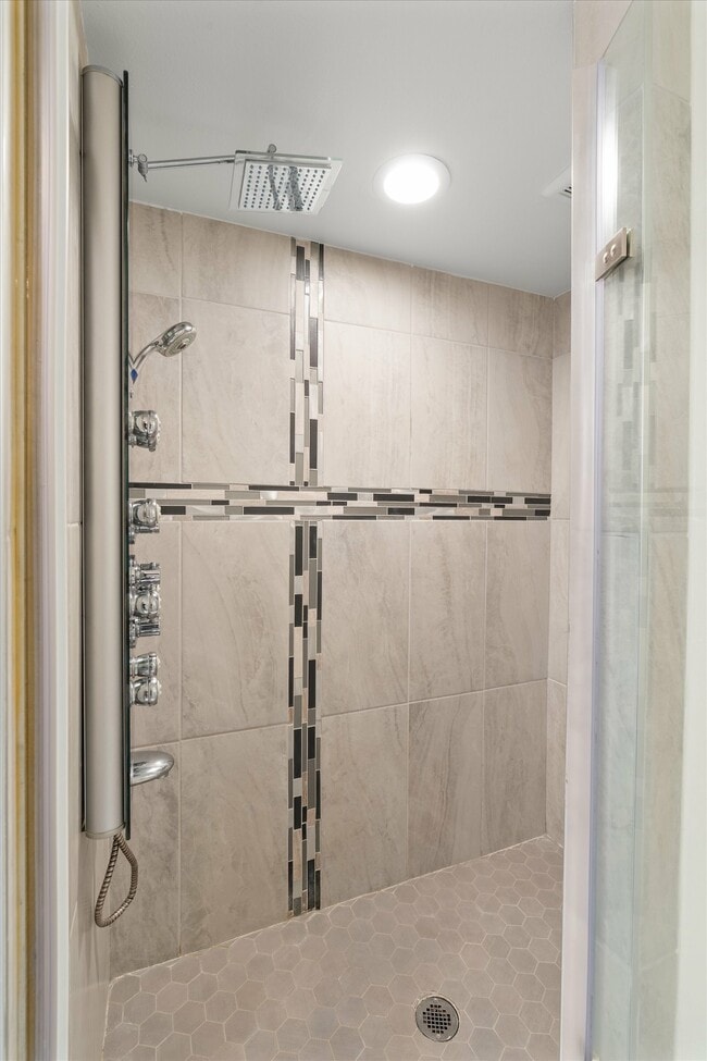 Building Photo - 6315 142nd Ave SE