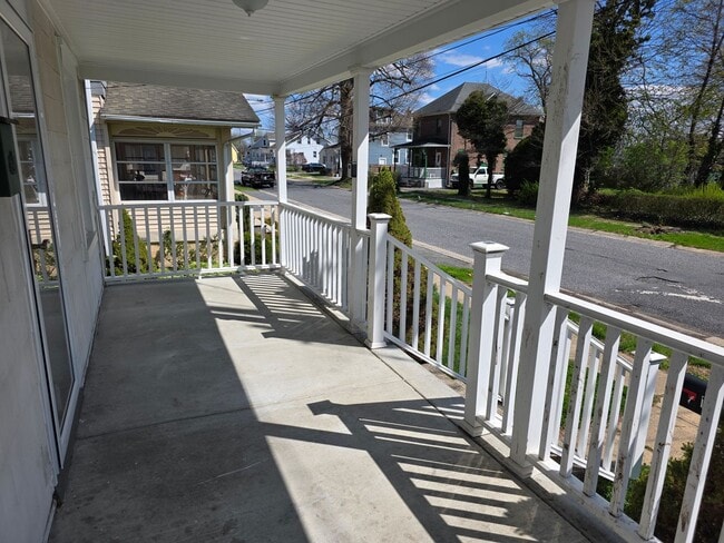 Building Photo - 19 Champlain Ave