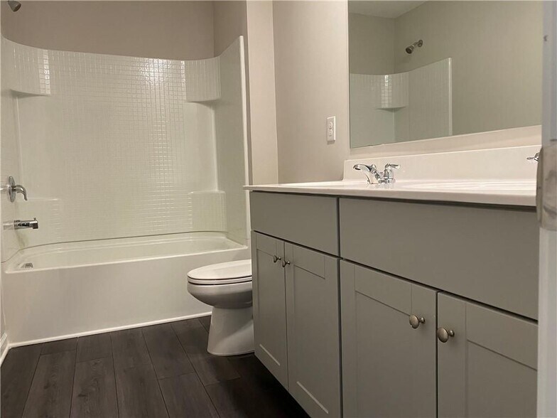 Building Photo - 4402 Grosbeak Dr