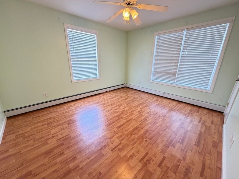 Building Photo - 332 Lydall St