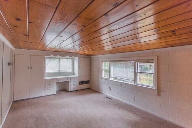 Building Photo - 888 17th St