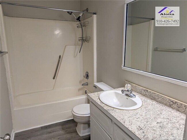 Building Photo - 482 Corning Pl