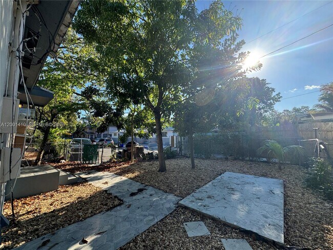 Building Photo - 5530 NW Miami Ct