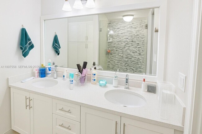 Building Photo - 3610 Yacht Club Dr