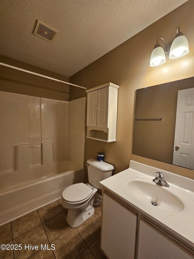 Building Photo - 1202 Pueblo Dr