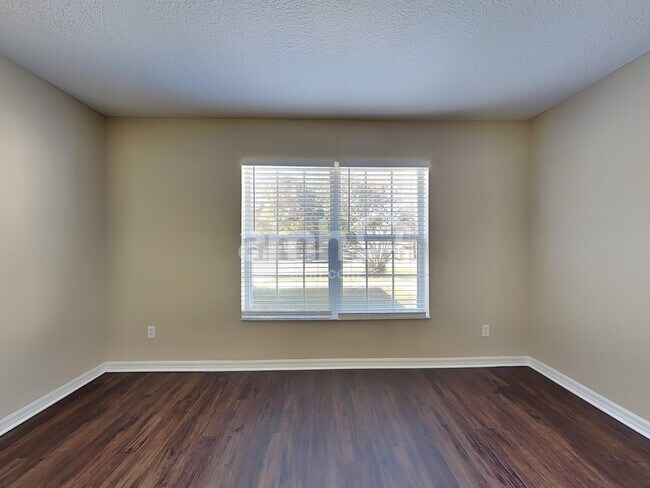 Building Photo - 2340 Norwood Pl