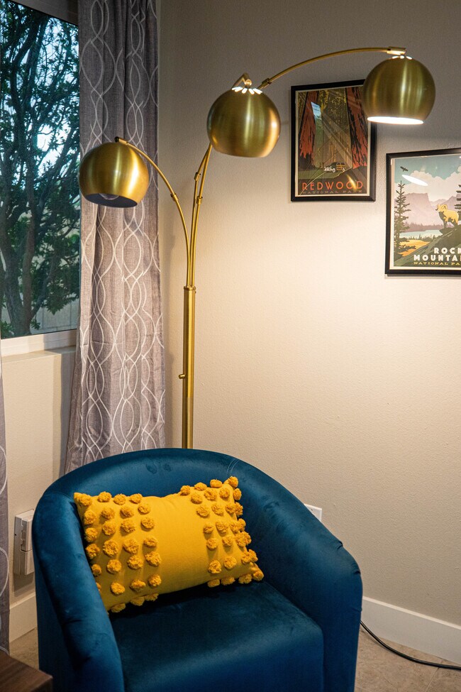 Building Photo - 2812 S Mill Ave