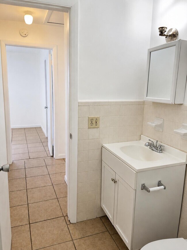 Building Photo - 9440 SW 51st St