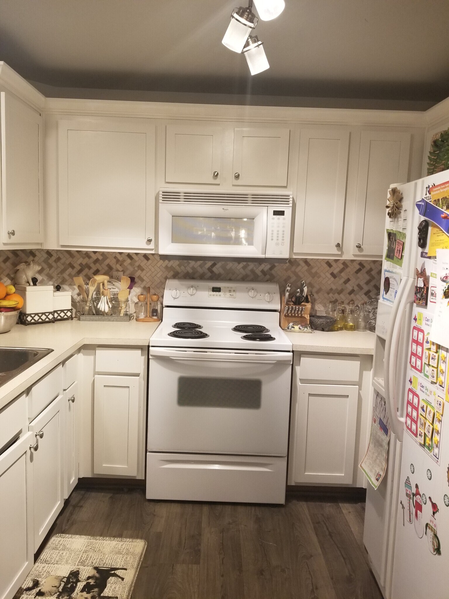 Kitchen. - 6964 ASH CREEK HTS