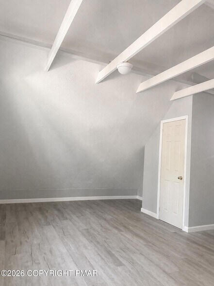 Building Photo - 2111 Spring Dr