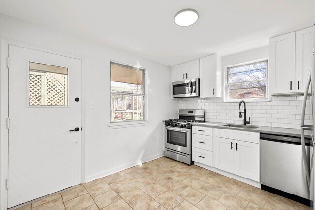 Building Photo - AVAILABLE MAY 1ST, Don't miss this UPDATED home in North Versailles! HOUSING VOUCHERS ACCEPTED!