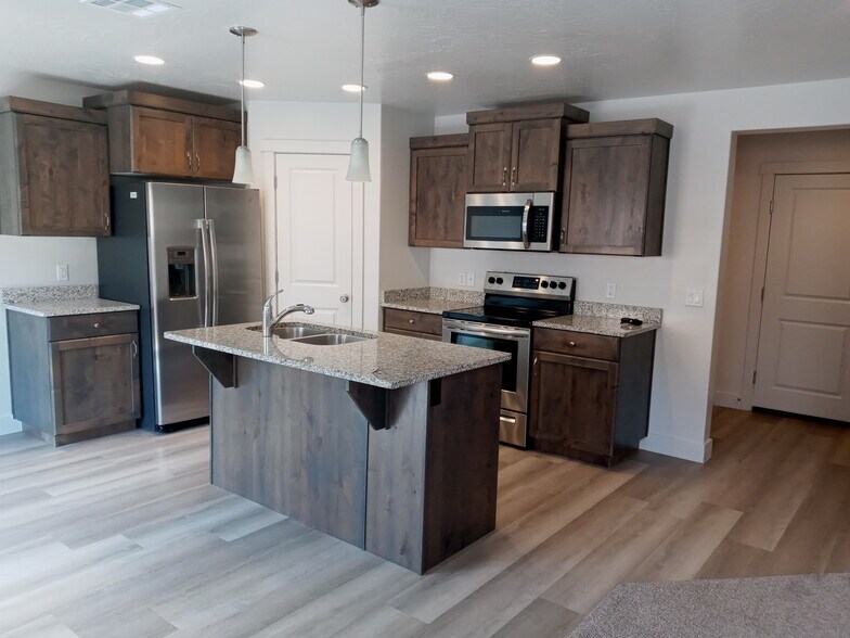 Building Photo - 3115 S Relic Ridge Dr