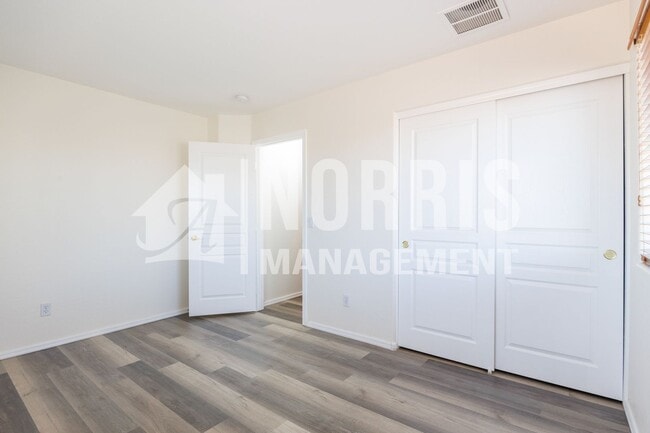 Building Photo - Beautiful Two Story Home Available Now!