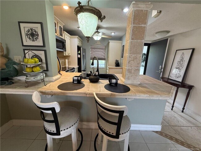 Building Photo - 1950 SW Palm City Rd