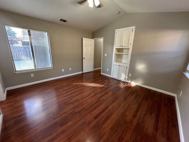 Building Photo - No Deposit