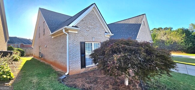 Building Photo - 1055 Livery Cir