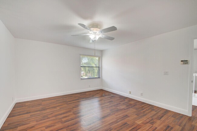 Building Photo - 12212 Sag Harbor Ct
