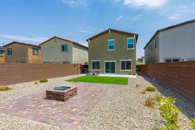 Building Photo - 4 Bed, 2.5 Bath Home In A Gated Community ...