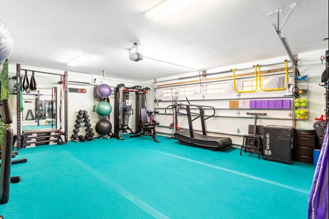 Building Photo - 607 S Orleans Ave